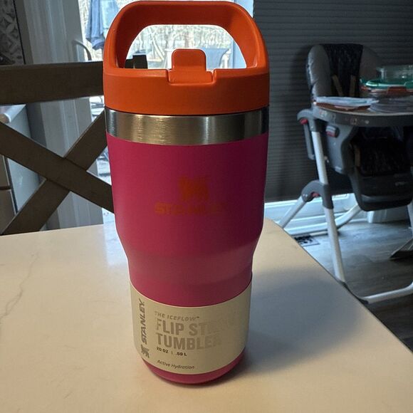 Stanley 20 oz Stainless Steel Ice Flow Flip Straw Tumbler Vivid Violet New - Picture 1 of 7